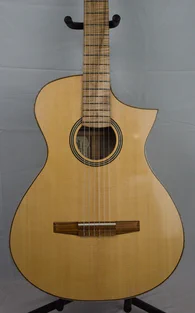 Guitare classique 36 à pan coupé - Photo #0