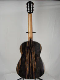 Classical guitar 51 : ebony and spruce - Photo #11