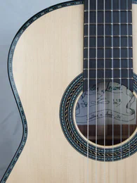 Guitare classique 56 : noyer et épicéa - Photo #2