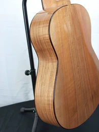 Guitare classique 57 : noyer et cèdre - Photo #10