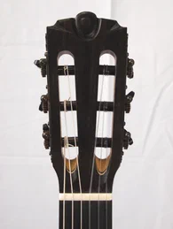 Guitare classique 46 : noyer et épicéa - Photo #7