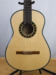 Guitare classique 46 : noyer et épicéa - Photo #12