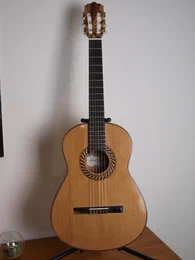 Guitare classique 47 : merisier et cèdre - Photo #0