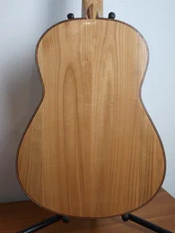 Guitare classique 47 : merisier et cèdre - Photo #5