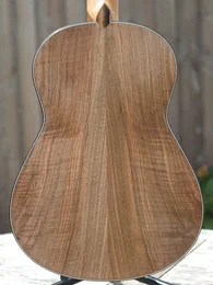Guitare classique 53 : noyer et cèdre - Photo #6