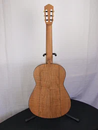 Guitare classique 56 : noyer et épicéa - Photo #6