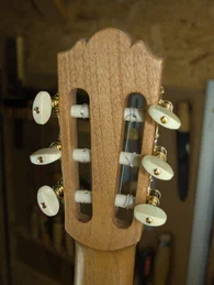 Guitare classique 59 : noyer et épicéa - Photo #9