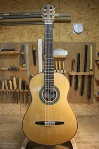 Guitare Classique n° 65 : padouk et cèdre - Photo #0